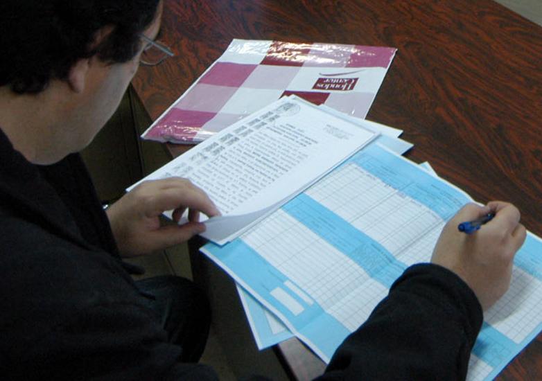 Σε κλοιό πιέσεων οι οφειλέτες του Δημοσίου, που δεν θα επιλέξουν τη ρύθμιση