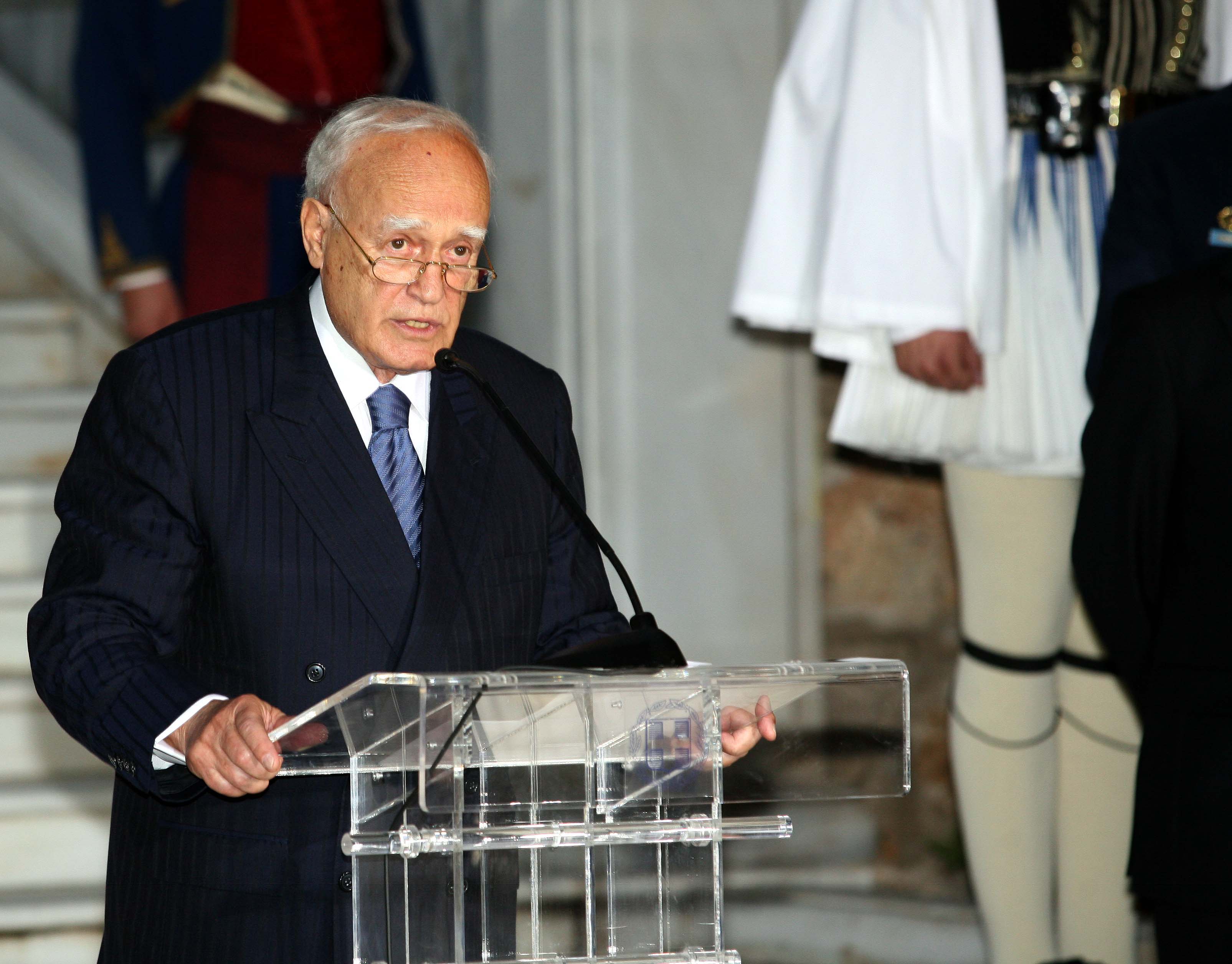 Αποχή από τη δεξίωση για την αποκατάσταση της Δημοκρατίας αποφάσισαν 41 αντιστασιακοί