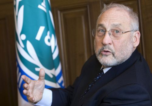 «Ολοκληρωμένο και πειστικό» το ευρωπαϊκό σχέδιο αντιμετώπισης της κρίσης, λέει ο Στίγκλιτς