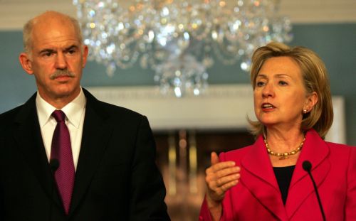 «Ψήφο εμπιστοσύνης» στην κυβέρνηση αναμένεται να δώσει η Χίλαρι Κλίντον