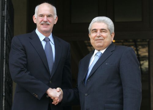 Συλλυπητήρια Παπούλια και Παπανδρέου προς Χριστόφια για την φονική έκρηξη