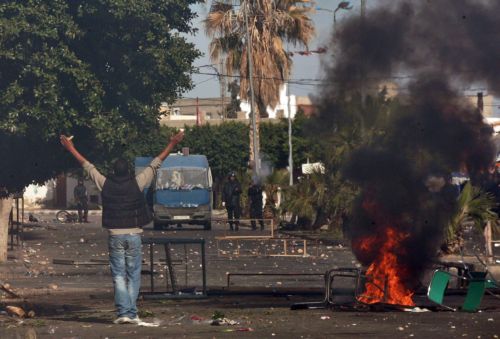 Νεκρός έφηβος σε διαδήλωση στην πόλη που «γέννησε» την τυνησιακή εξέγερση