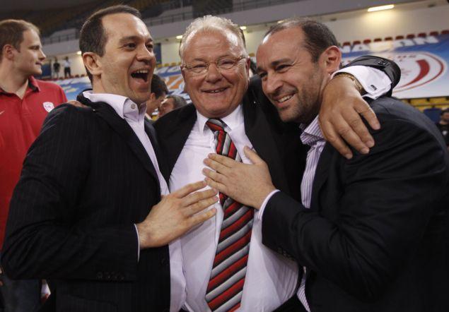 «Μπορεί να μείνουν οι Αγγελόπουλοι» διευκρίνισε ο Ίβκοβιτς