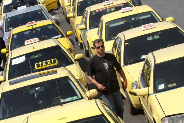 Υπέρ της απελευθέρωσης των ταξί τάσσεται η Ομοσπονδία Συνδικάτων Μεταφορών