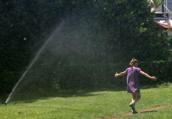 Προειδοποίηση για υψηλές θερμοκρασίες έως και την Τρίτη