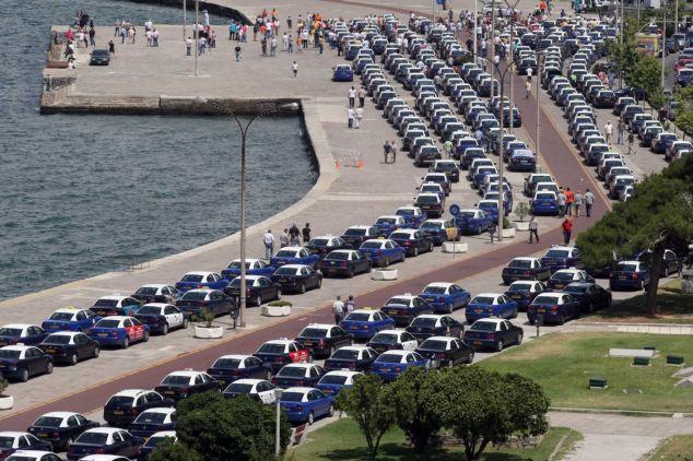 Στο διάταγμα Ρέππα επιμένουν οι ιδιοκτήτες ταξί για την απελευθέρωση