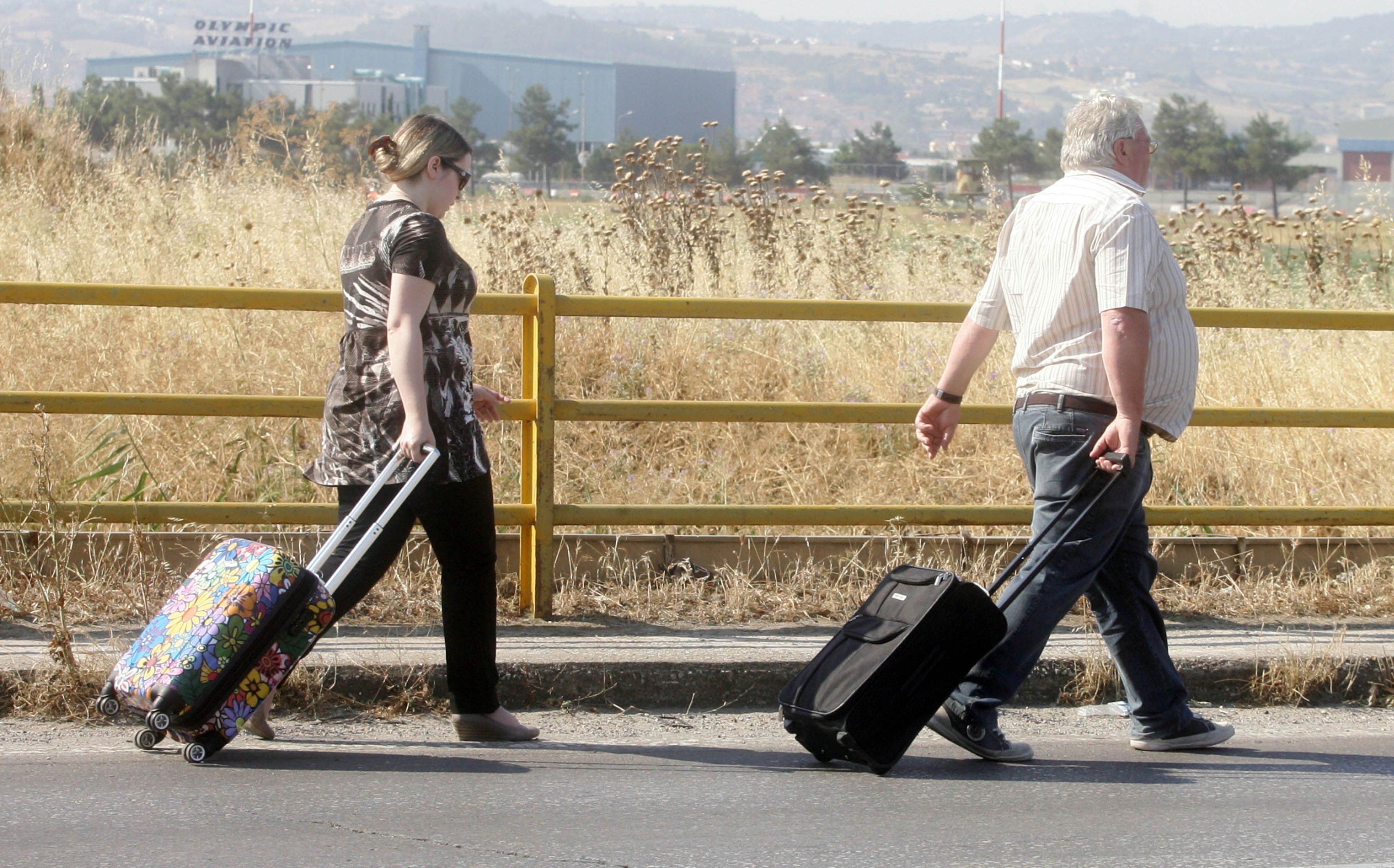 Μαίνεται η αντιπαράθεση κυβέρνησης-ΝΔ για την απεργία των ιδιοκτητών ταξί