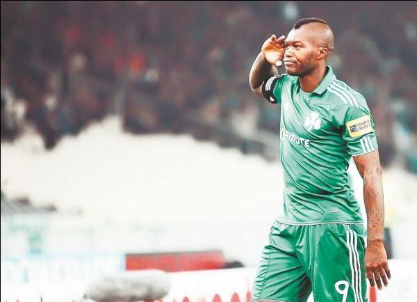 Αναβλήθηκε για μία ημέρα το ταξίδι του Σισέ στην Ιταλία