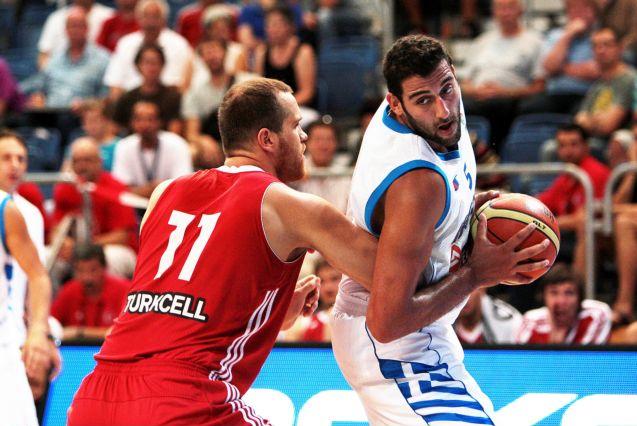 Με κορυφαίο τον Μπουρούση, η Εθνική συνέτριψε την Τουρκία