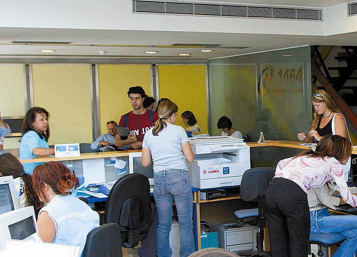 Με νέο ωράριο η λειτουργία των δημόσιων υπηρεσιών