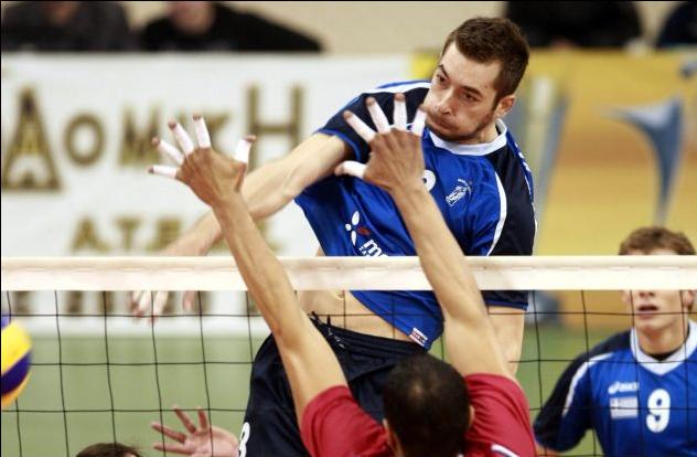 Και στο… φιλέ Κανέλλος για τον Ολυμπιακό