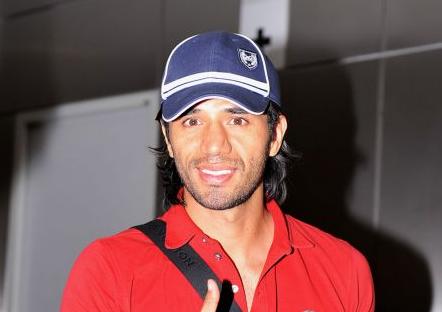 Έφτασε και υπογράφει στην ΑΕΚ ο Βάργκας