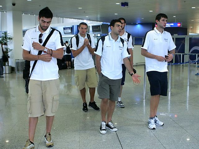 «Πέταξε» για σούπερ φιλικά στη Γερμανία η εθνική