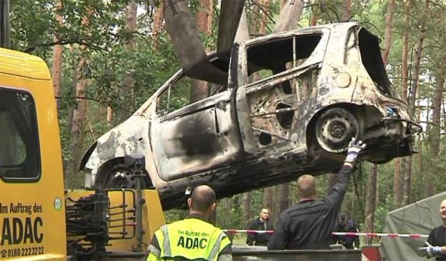 Δύο απανθρακωμένες σοροί παιδιών βρέθηκαν σε καμένο αυτοκίνητο στη Γερμανία