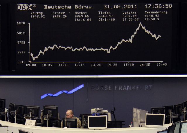 Πράσινο τέλος σε έναν άσχημο μήνα για τα ευρωπαϊκά χρηματιστήρια και τη Γουόλ Στριτ