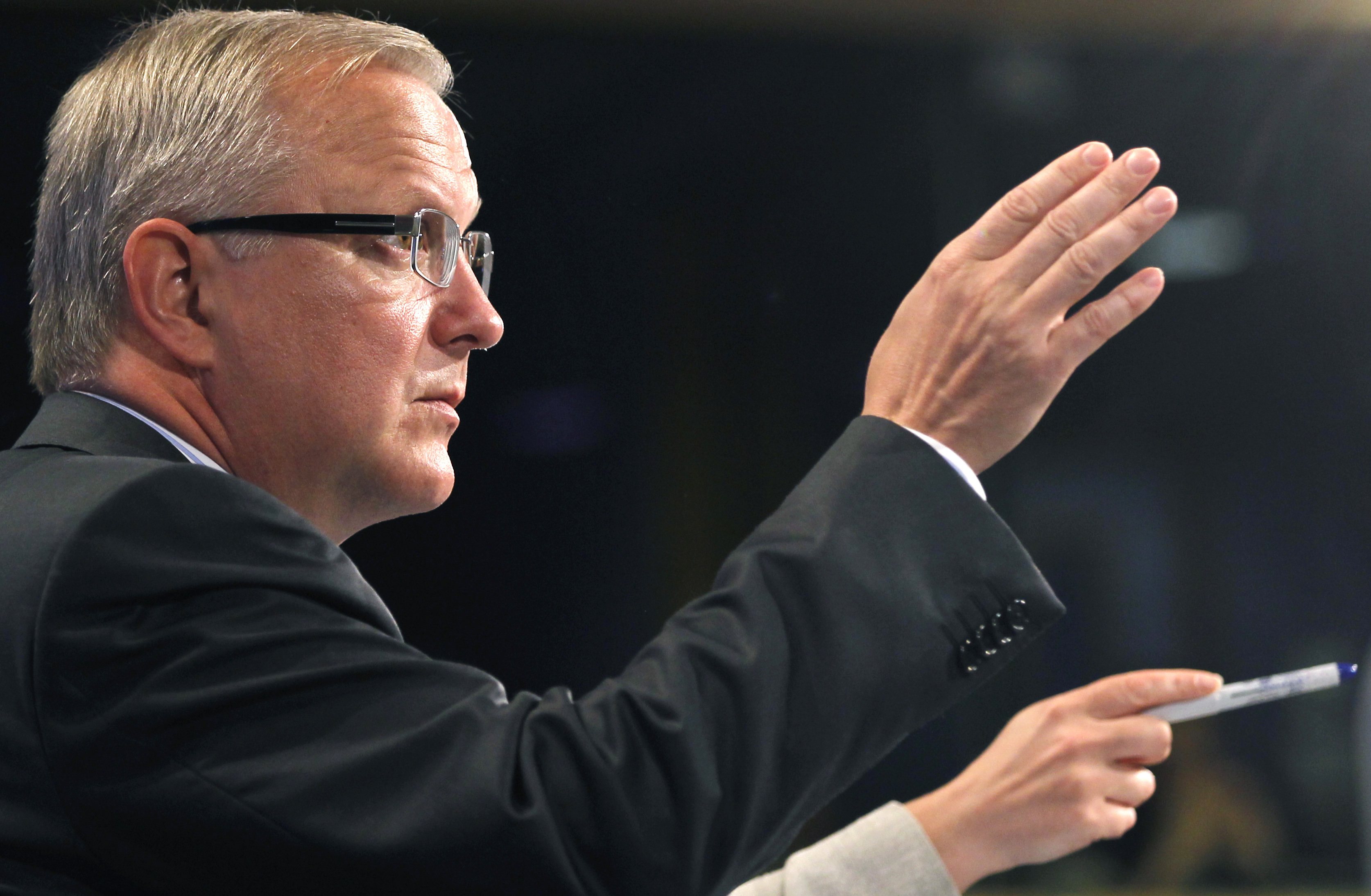 Έως το Σεπτέμβριο το ευρωπαϊκό σχέδιο για την κρίση χρέους, εκτιμά ο Όλι Ρεν