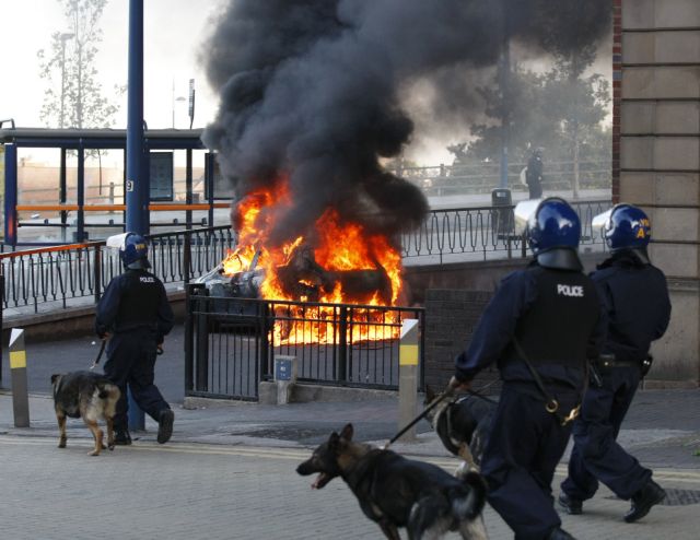 Ο Κάμερον στερείται… νομιμότητας, λέει ο «άξονας» Τρίπολη, Δαμασκός, Τεχεράνη