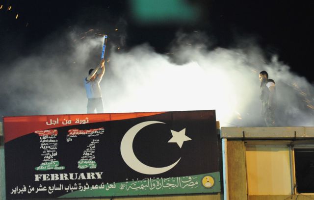 Στην Τρίπολη οι αντικαθεστωτικοί – Mάχες οπισθοφυλακής σε στρατηγικά σημεία