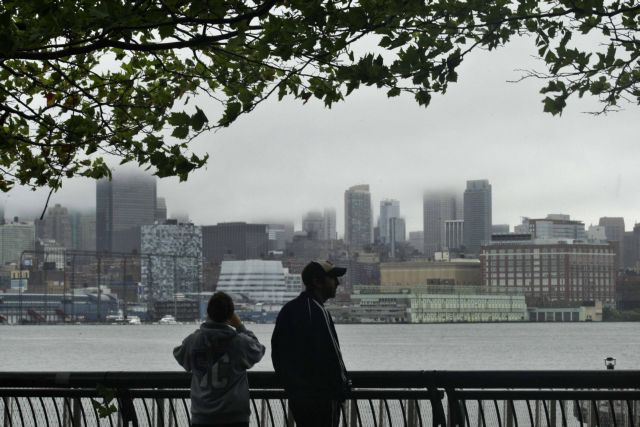 Mε τη μορφή ισχυρής καταιγίδας πέρασε η «Αϊρίν» από τη Νέα Υόρκη