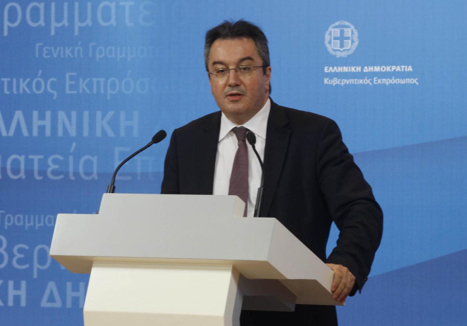 Δεν μπαίνει σε εφεδρεία ο υπάλληλος που κάνει «λευκή απεργία», λέει ο Ηλ.Μόσιαλος