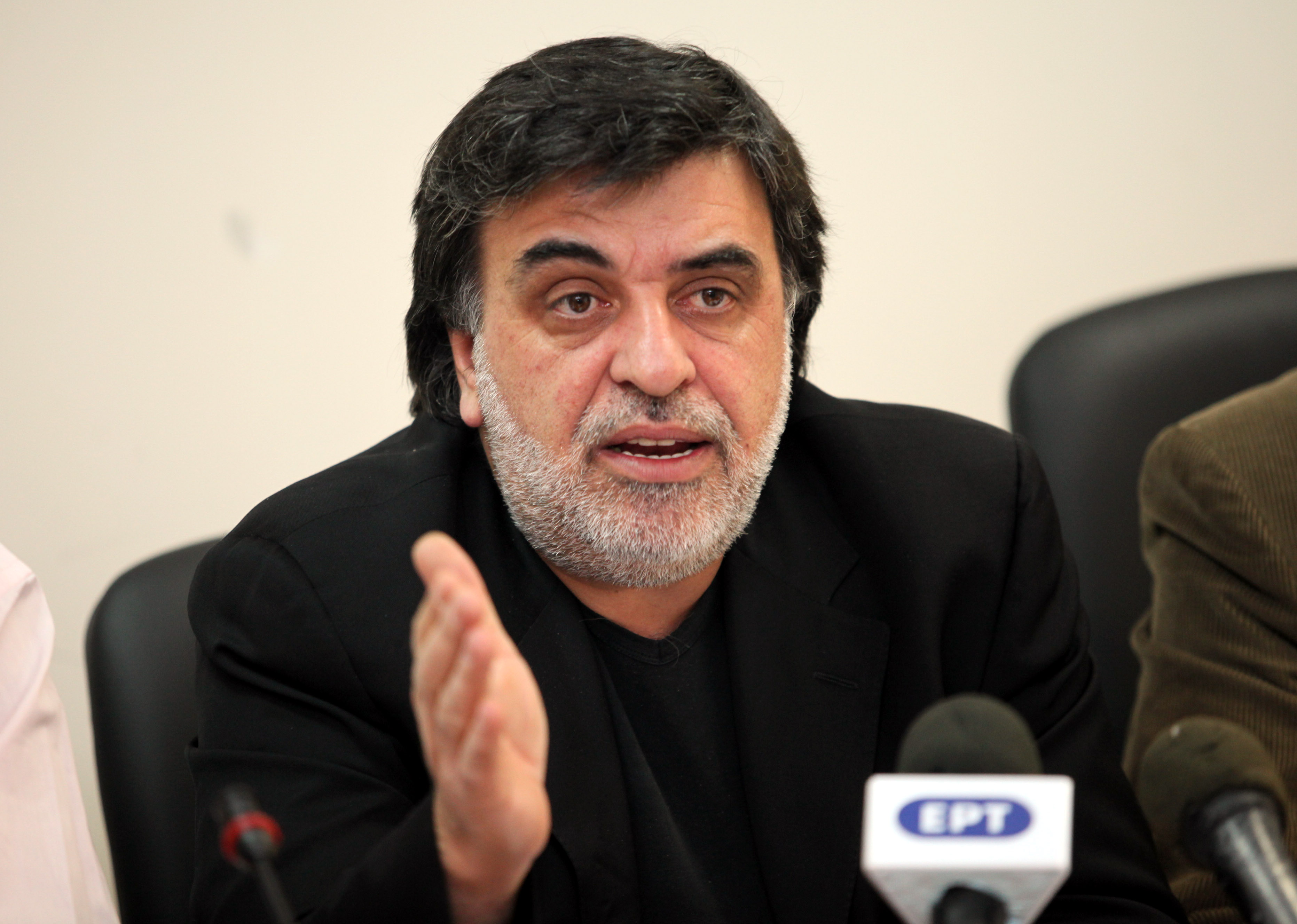 Ποτέ δεν μιλήσαμε για «λευκή απεργία» στα γκισέ των ΔΟΥ, λέει ο πρόεδρος της ΑΔΕΔΥ