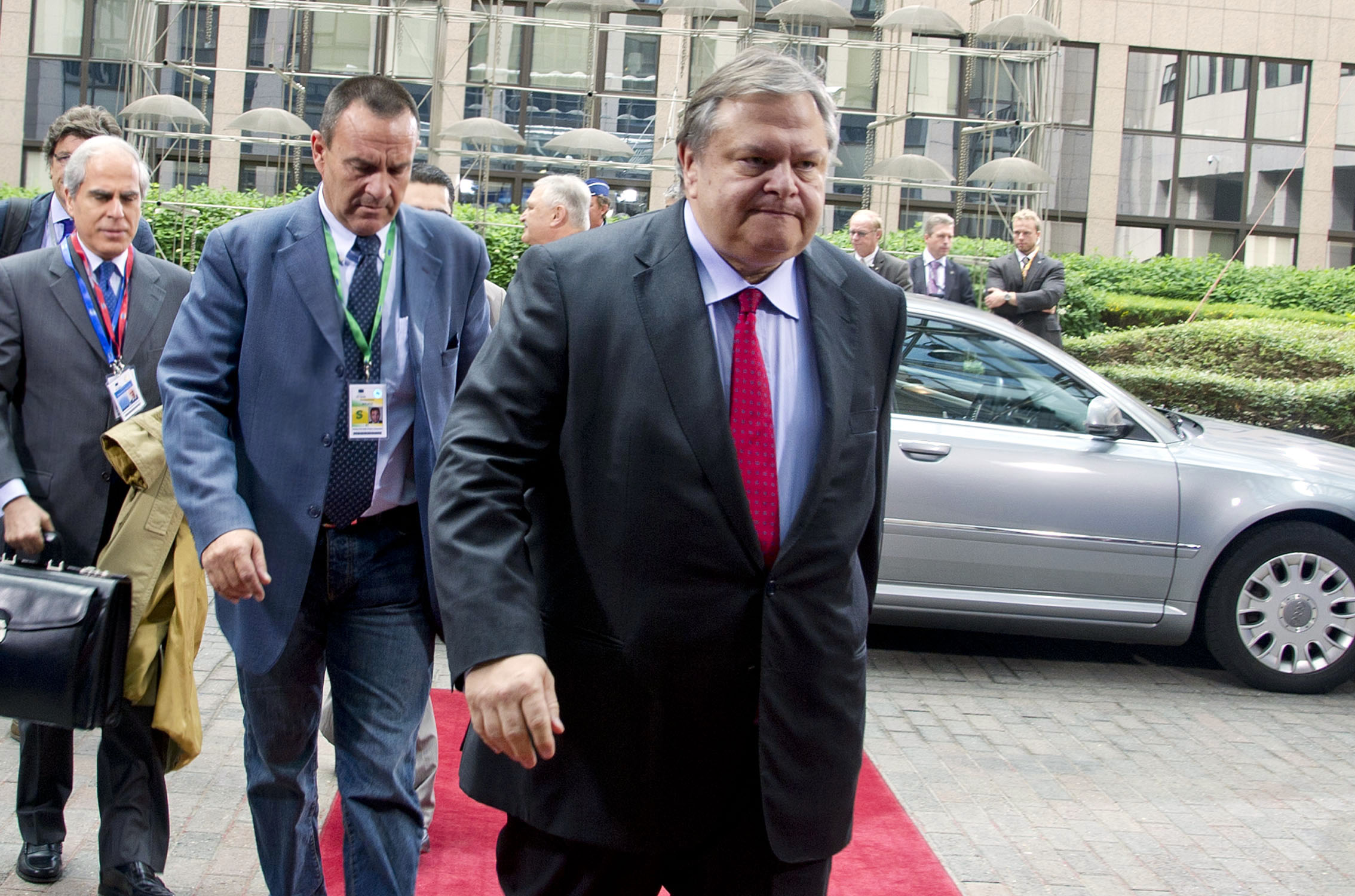 Ξεπερνά το 4,5% η νέα εκτίμηση για την ύφεση του 2011, δηλώνει ο Ευ.Βενιζέλος