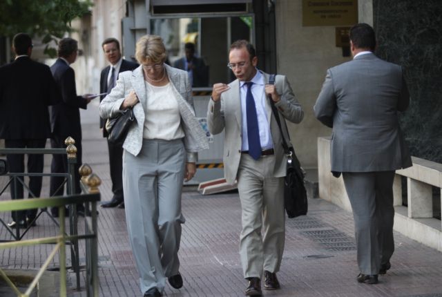 Καθυστερήσεις σε αποκρατικοποιήσεις και ενιαίο μισθολόγιο διαπιστώνει η τρόικα