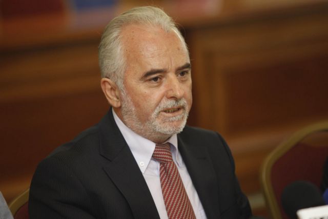 Υπό εξέταση η μείωση των εισφορών για συνεπείς επαγγελματοβιοτέχνες