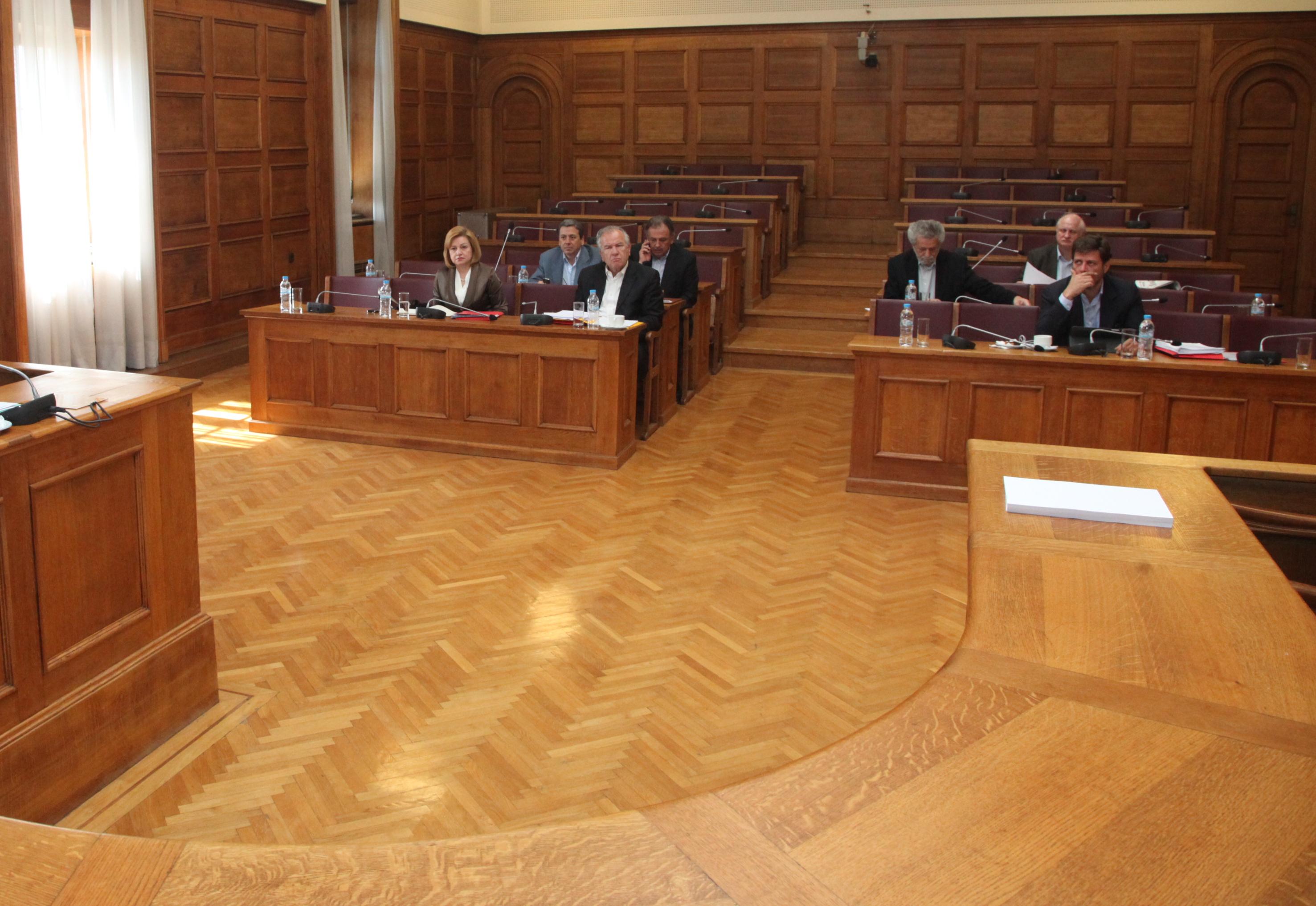 Πολιτικές και όχι ποινικές ευθύνες για τα υποβρύχια, διαπιστώνει η Επιτροπή