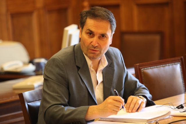 Ρουσφετολογικές προσλήψεις από βουλευτές του ΠΑΣΟΚ καταγγέλλει ο Γ.Μανώλης – Διαψεύδει ο Στ.Κουτμερίδης