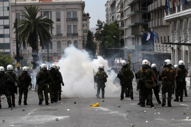 Ερώτηση Τσίπρα-Δημαρά για την επίθεση εναντίον του δημοσιογράφου Μανώλη Κυπραίου