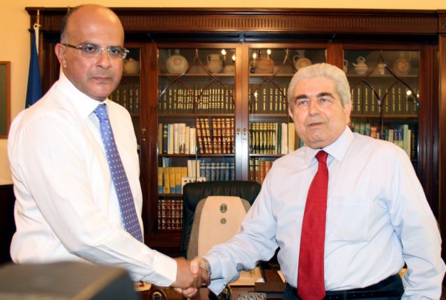 Κρίσιμη συνάντηση Χριστόφια-Καρογιάν εν όψει ανασχηματισμού