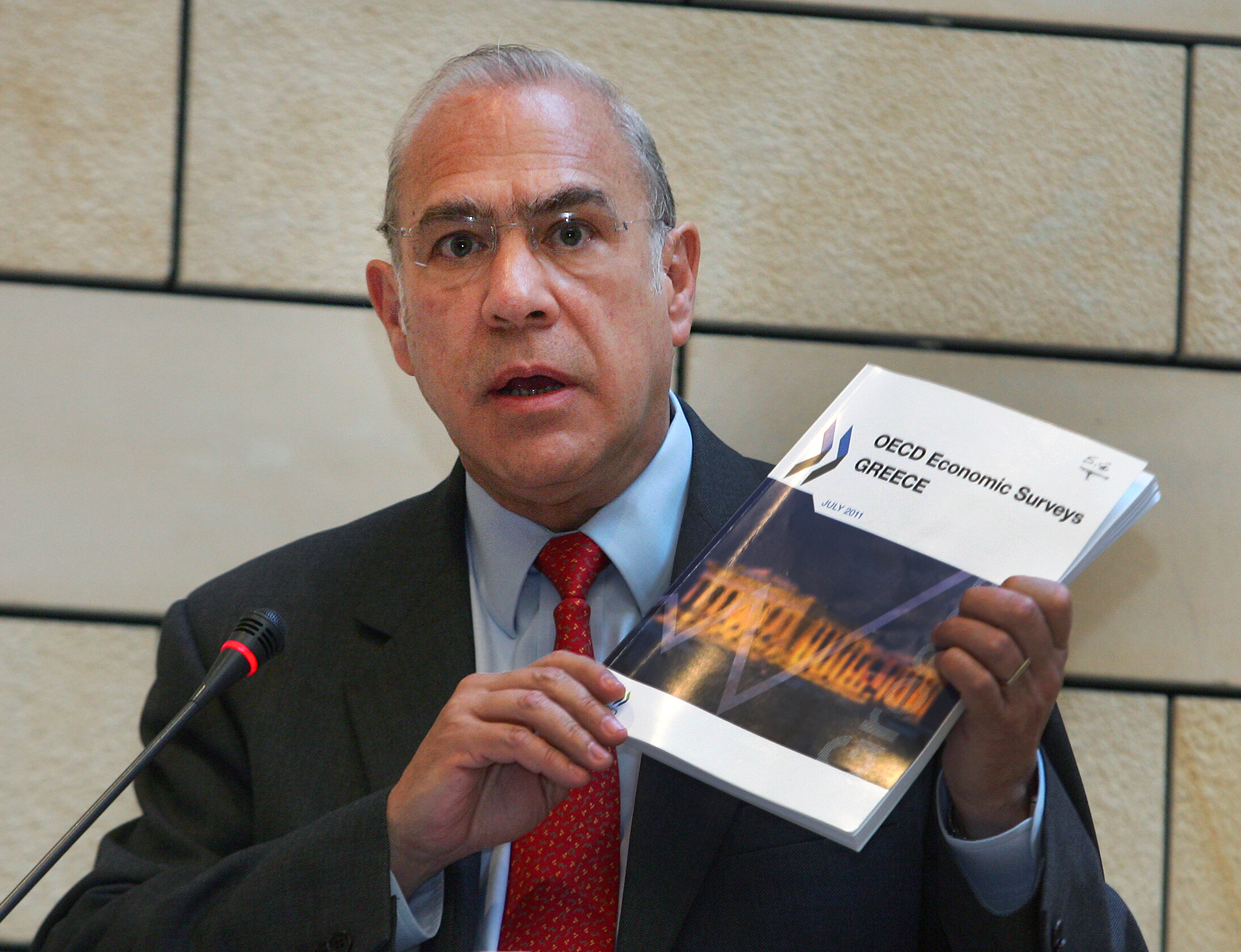 Ανάπτυξη με θετικό πρόσημο το 2012 προβλέπει για την Ελλάδα ο ΟΟΣΑ