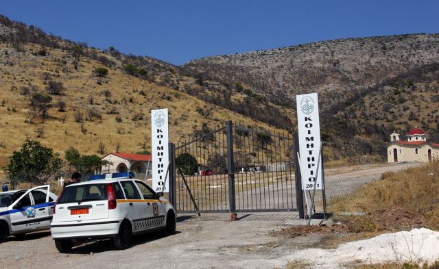 Στα χαρακώματα το ΥΠΕΚΑ με τον δήμαρχο Γλυφάδας για το νεκροταφείο στον Υμηττό