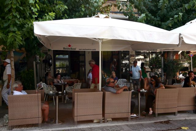 Αλυσιδωτές ανατιμήσεις φέρνει η αύξηση του ΦΠΑ στην εστίαση στο 23%