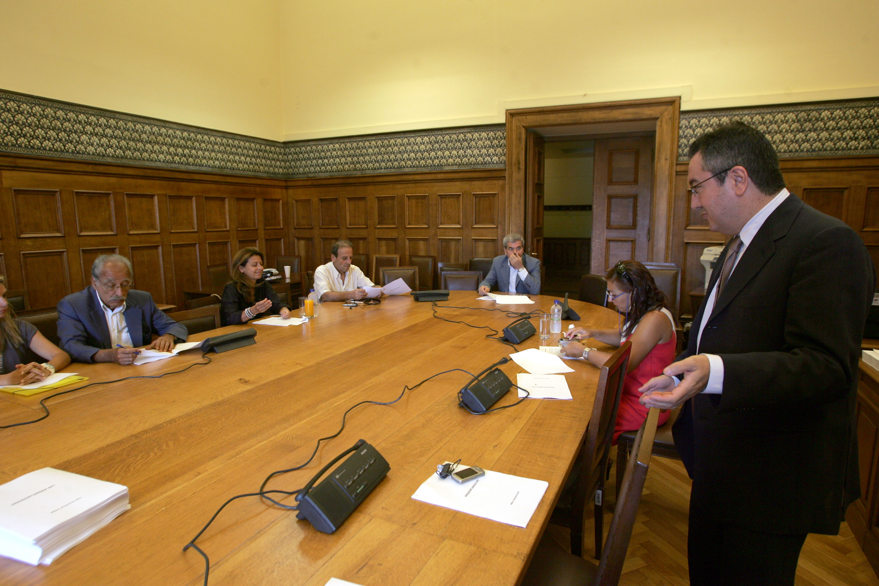 Κριτική βουλευτών του ΠΑΣΟΚ στον Ηλ.Μόσιαλο για τις αλλαγές στην ΕΡΤ