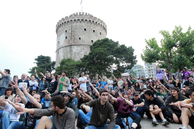 Πέντε προσαγωγές κατά την απομάκρυνση των σκηνών των «Αγανακτισμένων» από το Λευκό Πύργο