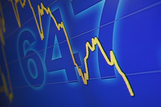 Ισχυρές απώλειες 2,25% την Παρασκευή στο Χρηματιστήριο για δέκατη ημέρα