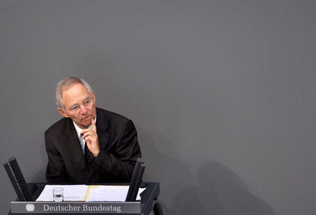 «Βήμα-βήμα η μεταρρύθμιση στην Ευρωζώνη» λέει ο Β.Σόιμπλε