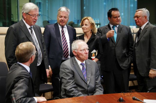 Το ευρωομόλογο θα έκανε την Ευρωζώνη «ένωση χρέους», λέει ο Σόιμπλε