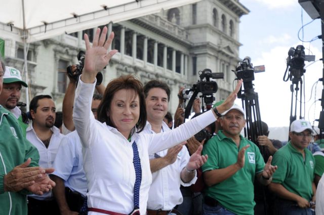 Επίλογο στις προεδρικές φιλοδοξίες της Πρώτης Κυρίας έβαλαν οι δικαστές της Γουατεμάλας