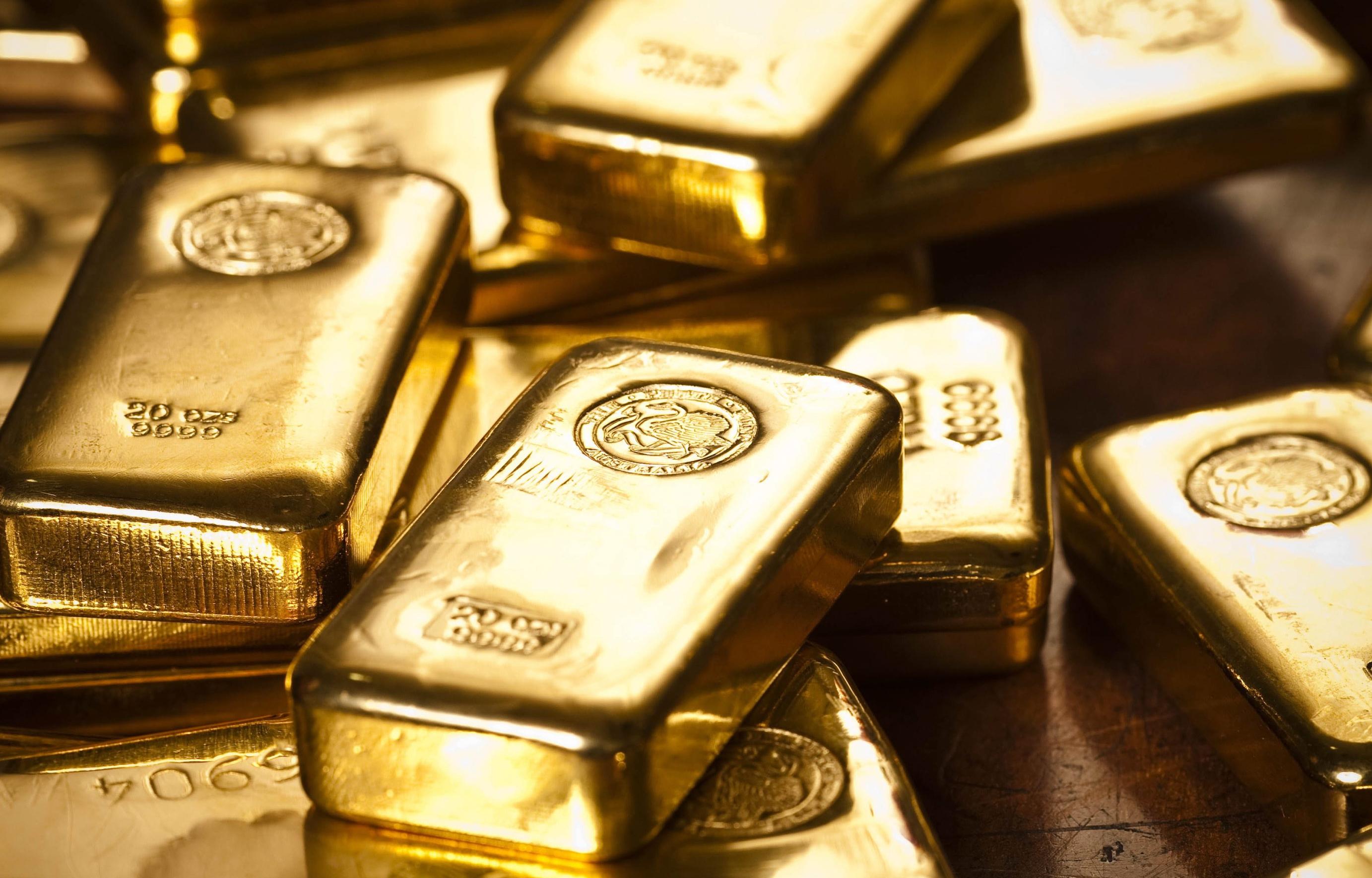Το φράγμα των 1.800 δολαρίων έσπασε η τιμή του χρυσού