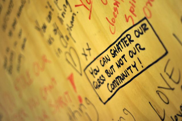 Υπαναχωρεί η Βρετανία για το μπλόκο στα κοινωνικά δίκτυα σε ημέρες ταραχών