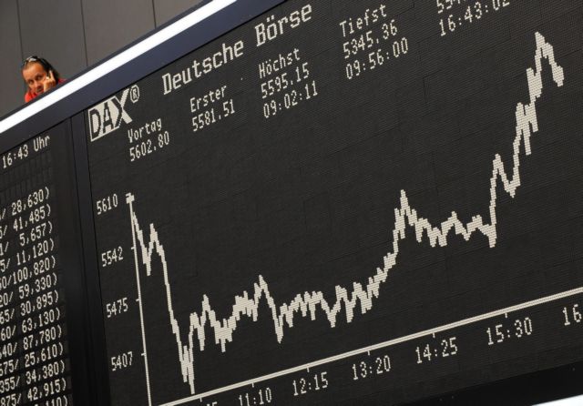 Με νέα πτώση έκλεισε η εβδομάδα για τα χρηματιστήρια