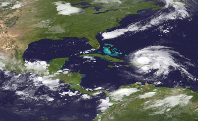 Σε ετοιμότητα η ανατολική ακτή των ΗΠΑ για το πέρασμα του τυφώνα Αϊρίν