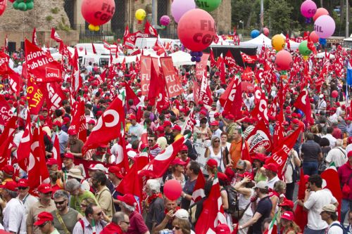 Σε γενική απεργία στις 6 Σεπτεμβρίου κατεβαίνει το μεγαλύτερο ιταλικό συνδικάτο