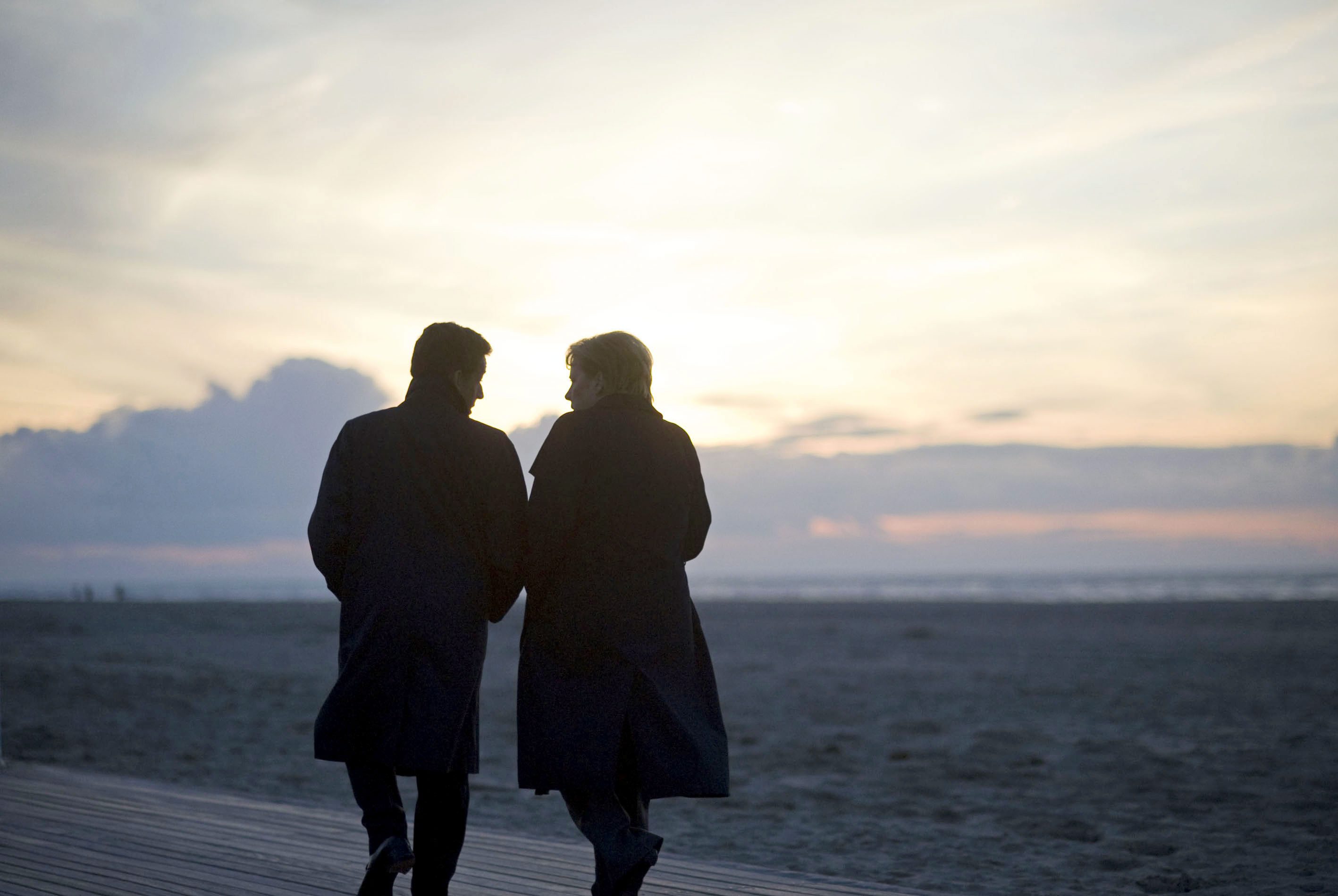 Εκτός συνομιλιών αφήνουν Μέρκελ και Σαρκοζί το ευρω-ομόλογο