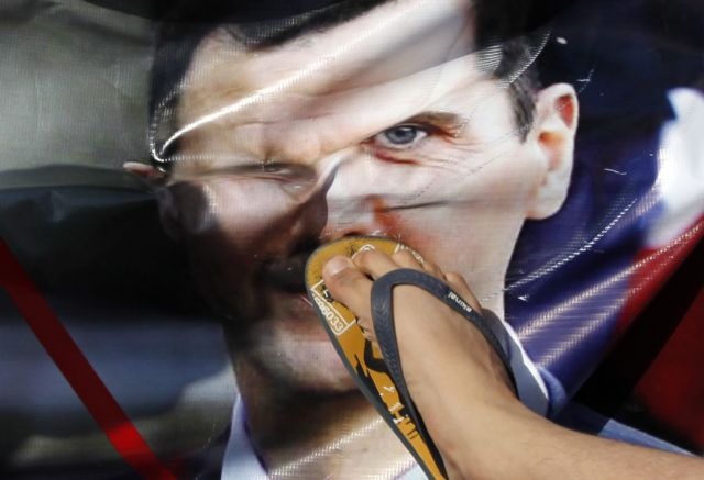 Άρματα μάχης κινούνται εναντίον πόλεων στη βόρεια Συρία και στα σύνορα με το Λίβανο