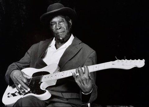 Απεβίωσε ο τραγουδιστής των μπλουζ Ντέιβιντ «Honey-Boy» Έντουαρτς