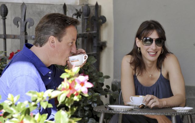 Καψόνι Ιταλίδας σερβιτόρας στον Βρετανό πρωθυπουργό Ντέιβιντ Κάμερον